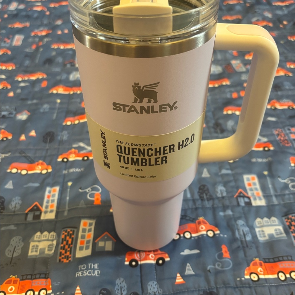 Stanley Quencher H2.0 FlowState 40oz Tumbler – Wisteria (Limited Edition)